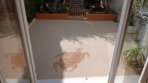 La pose d'une moquette de pierre , Cavaillon, FW.Résine