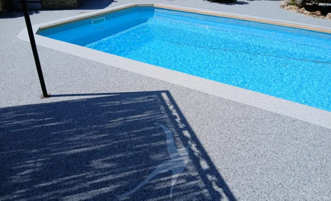 Pose d'un tapis de pierre , Cavaillon, FW.Résine