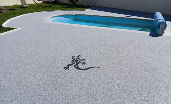 Réalisation d'un tapis de pierre à Istres (13)., Cavaillon, FW.Résine